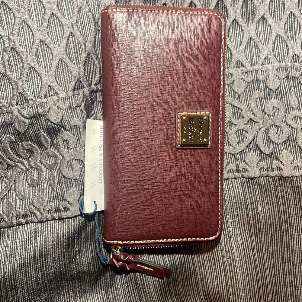 NWT Dooney and Bourke wallet